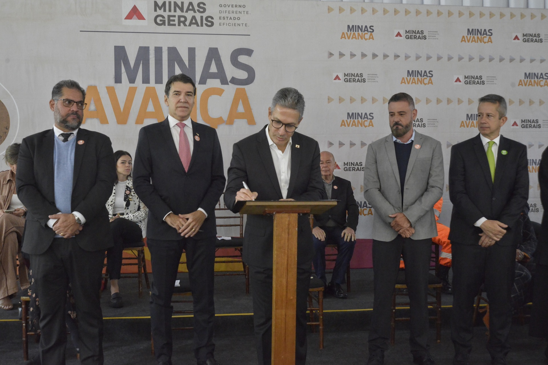 Governo de Minas assina compromisso restauração palácio da liberdade
