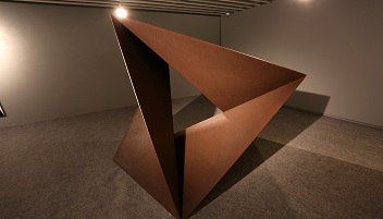 Exposição Amilcar de Castro Matéria e luz Foto de Orlando Bento 59