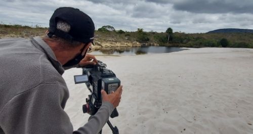 Nayara Costa Tô pensando seriamente, em cancelar Netflix. É sério