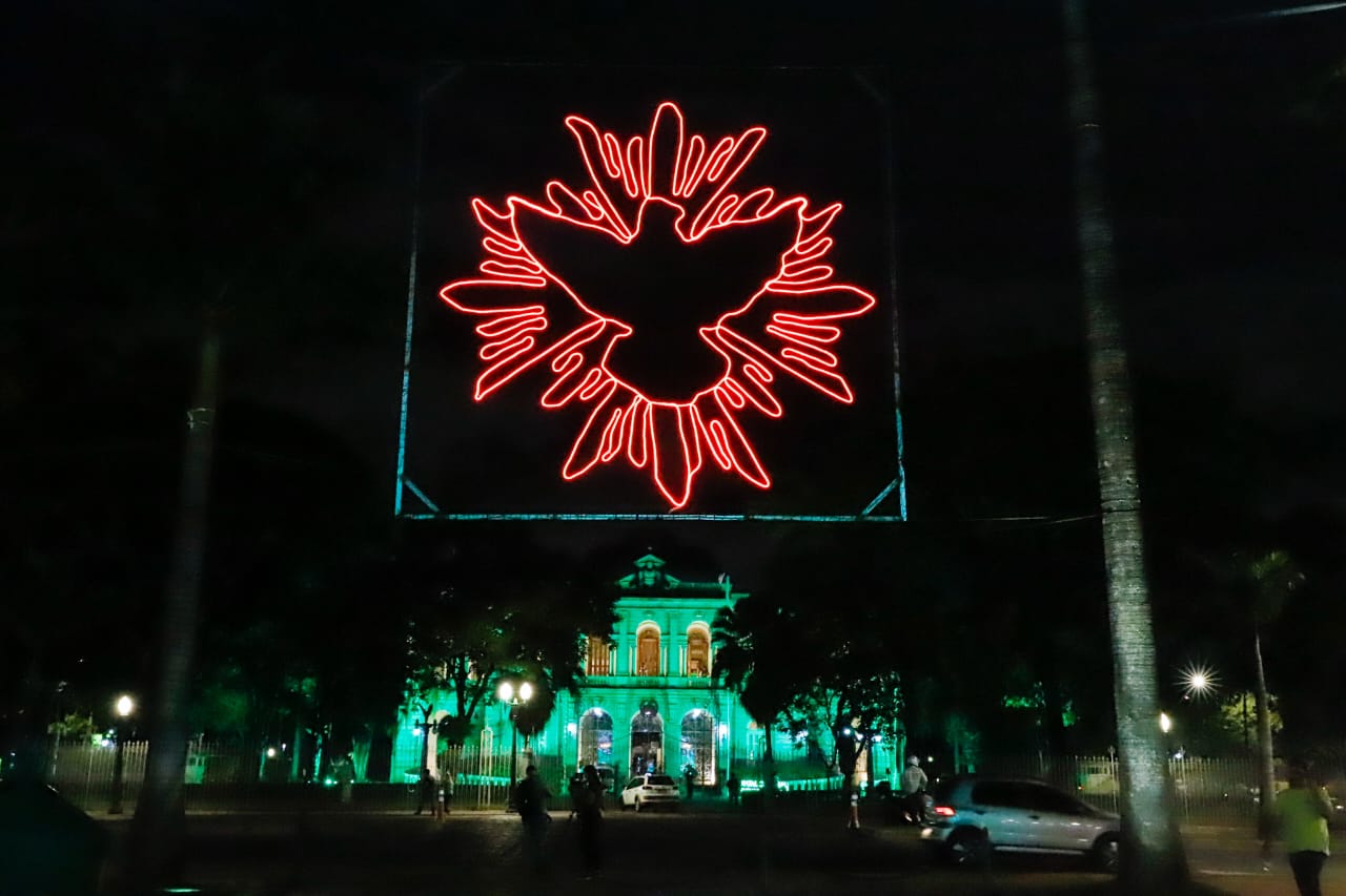 Secretaria de Estado de Cultura e Turismo - SECULT - Governo inaugura a  iluminação de Natal do Circuito Liberdade celebrando os 302 anos de Minas  Gerais