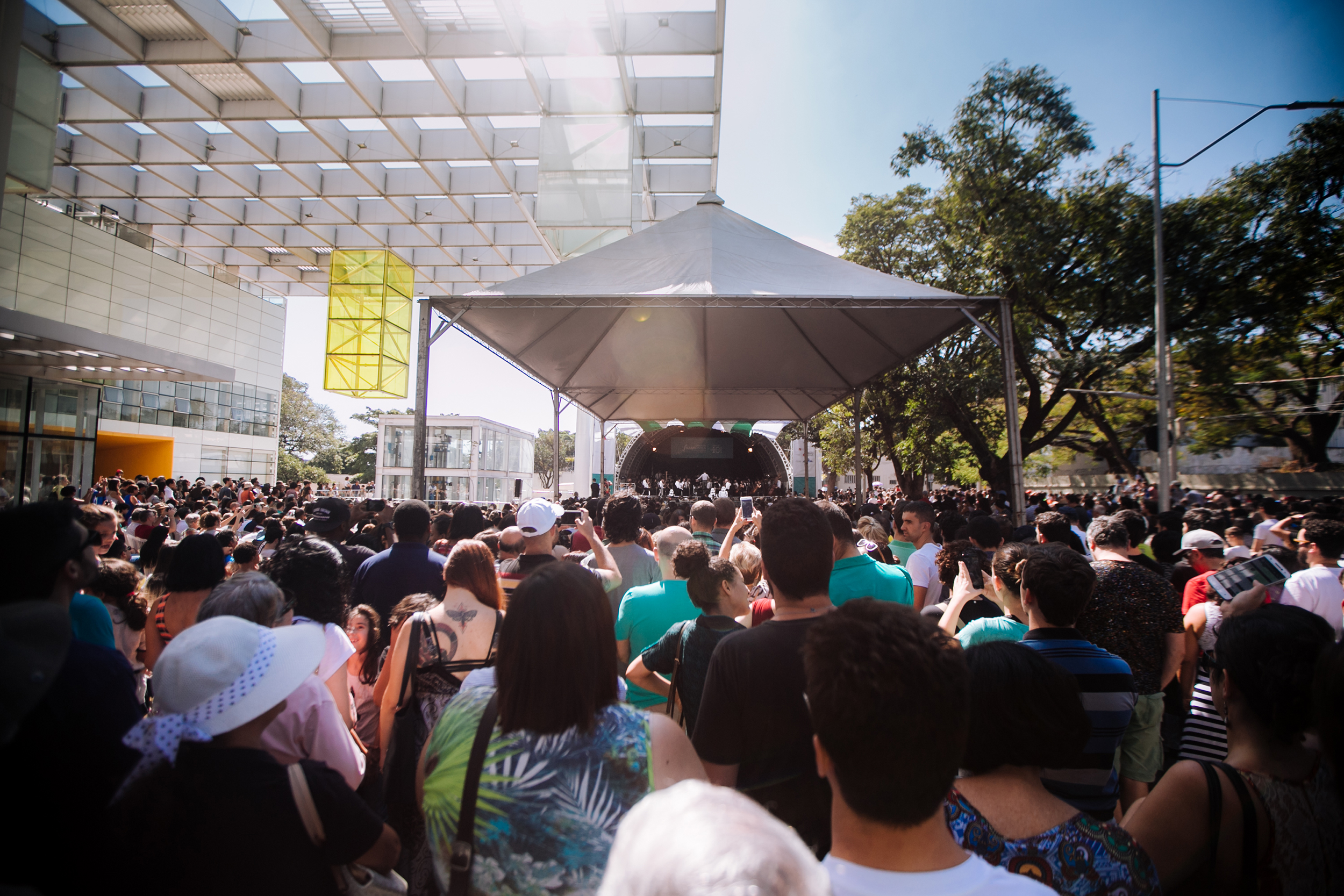 Filarmônica na Praça FilarmonicaMG em frente a Sala Minas Gerais foto bruna brandao 59