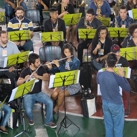 Música para todos: Filarmônica mistura erudito e popular na Praça do Papa -  Gerais - Estado de Minas